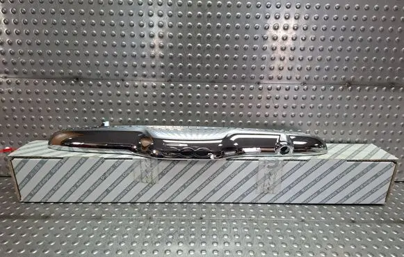 Trunk door license plate light bar