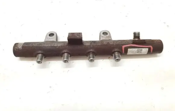 Renault Scenic III - Grand scenic III Fuel main line pipe 8200704212