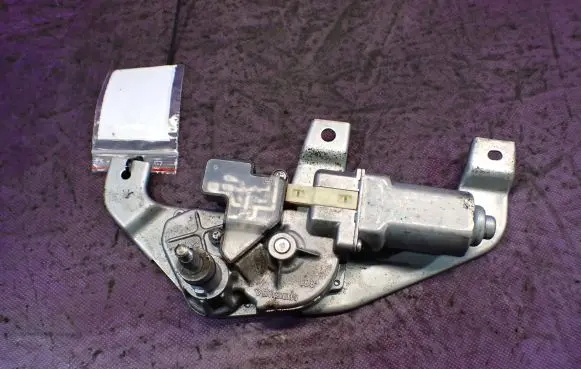 Suzuki Swift I Rear window wiper motor