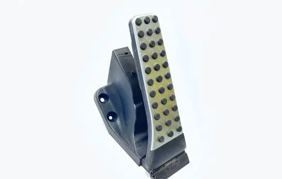 Mercedes-Benz GLC X253 C253 Accelerator throttle pedal A2533000104 2470 ZGS00304