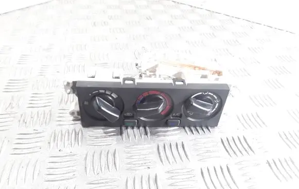 Nissan Almera Climate control unit