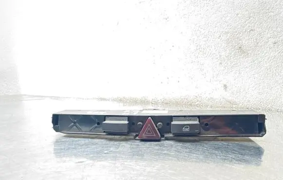 Opel Zafira B Hazard light switch 13100105 0320 03758075