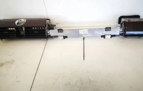 Volkswagen Phaeton Dash center air vent grill 3d1853204 3d1853578
