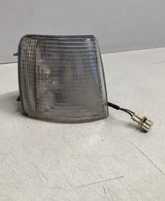 Volkswagen PASSAT B3 Front indicator light 357953050A
