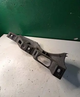 Volkswagen PASSAT B6 Front bumper mounting bracket 3C0807890