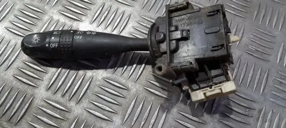 Toyota RAV 4 (XA20) Indicator stalk 1736482 173648