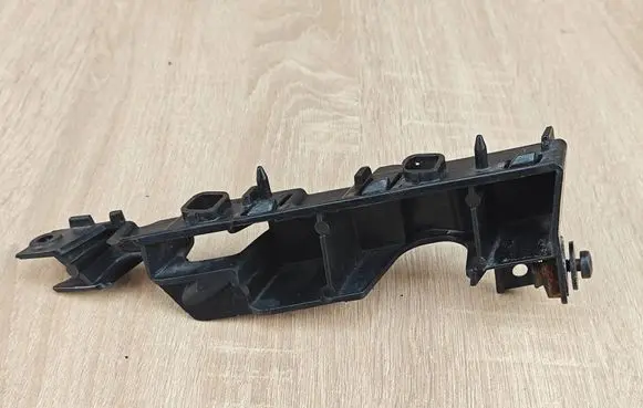Front bumper mounting bracket