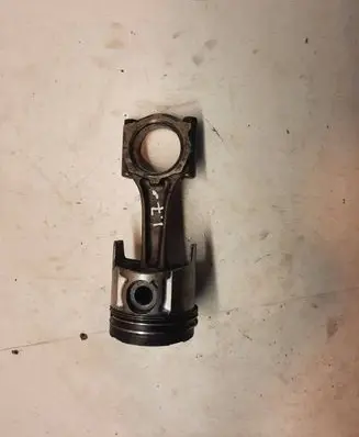 Opel Astra G Piston with connecting rod 9282