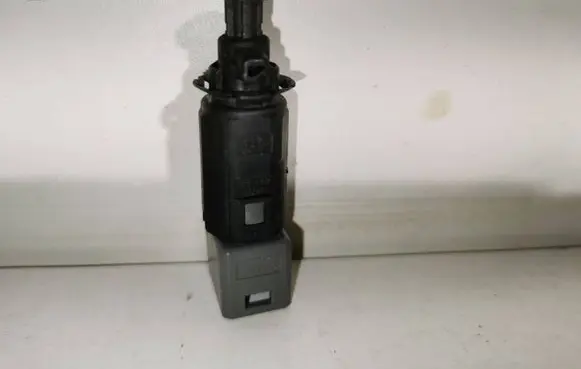 Renault Espace - Grand espace IV Brake pedal sensor switch 110894
