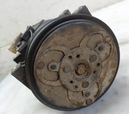 Volvo S70 V70 V70 XC Air conditioning (A/C) compressor (pump) 9171703 961A275749