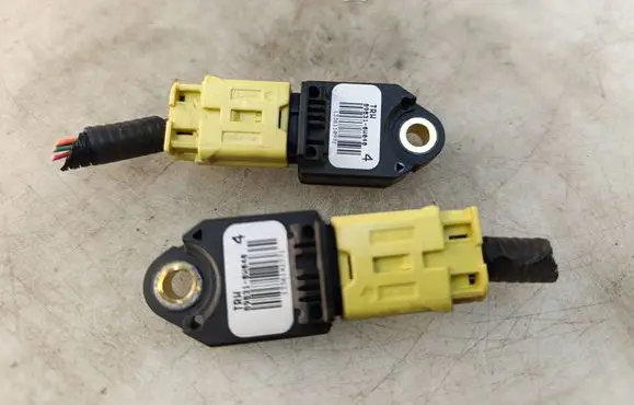 Lexus IS 220D-250-350 Airbag deployment crash/impact sensor 898310W040 1336110971