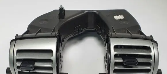 Smart ForTwo II Dash center air vent grill A4518300854