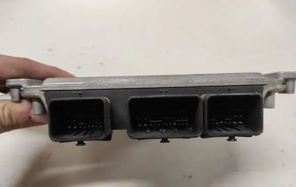 Citroen C5 Engine control unit/module 0281010764