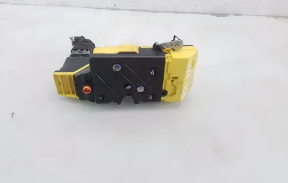 Volvo V70 Rear door lock