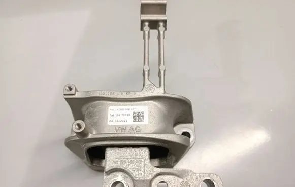 Skoda Kamiq Engine mount bracket 2Q0199262BK