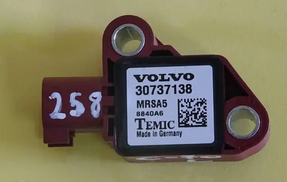 Volvo C70 Airbag deployment crash/impact sensor 30737138