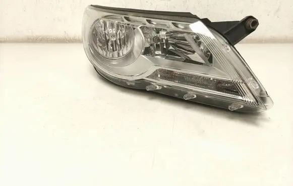 Volkswagen Tiguan Headlight/headlamp 5N2941032H