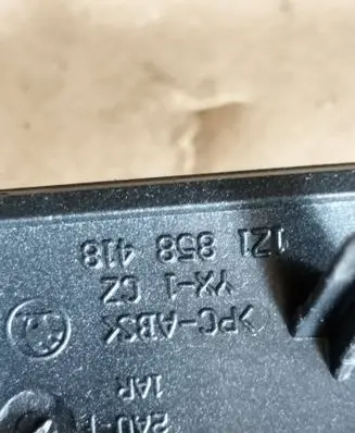 Skoda Octavia Mk2 (1Z) Dashboard glove box trim 1z1858418 1z1858417