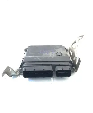Toyota Avensis T270 Engine control unit/module 8966105D10 MB2759000161