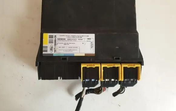 Ford Focus Comfort/convenience module 1S7T15K600CB