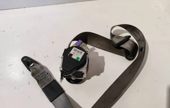 Audi A4 S4 B7 8E 8H Front seatbelt 8E0857706J 604713000A 103122004