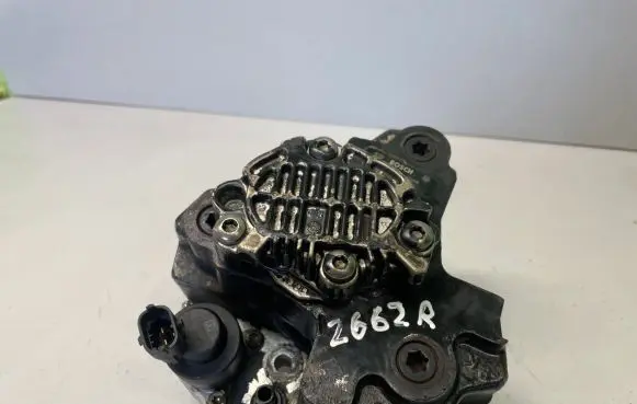 Volvo S60 Fuel injection high pressure pump 8689590
