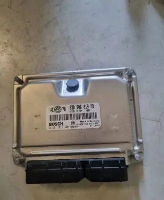 Volkswagen Touran I Engine control unit/module 038906019KD 0281011205 1039S01966