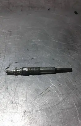 Volkswagen Golf IV Glow plug NGKY732U