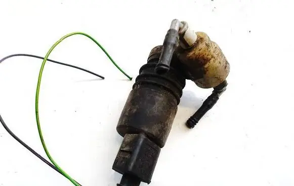 Volkswagen Golf IV Windscreen/windshield washer pump 1j0973722