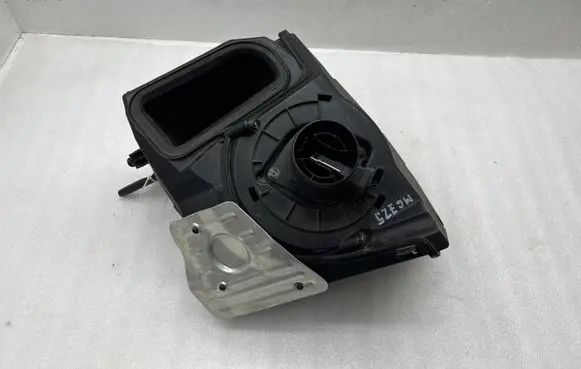 Audi A5 Air filter box 8W0133835Q