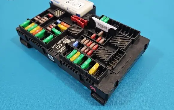 BMW 5 G30 G31 G38 Fuse box set 6837092 IMPRK1550632