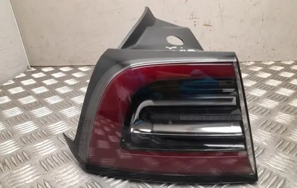Tesla Model 3 Rear/tail lights 1077397