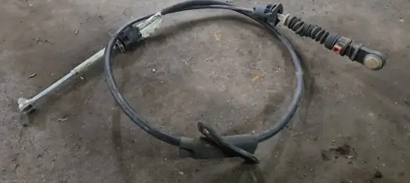 Volvo XC70 Gear shift cable linkage 8675068