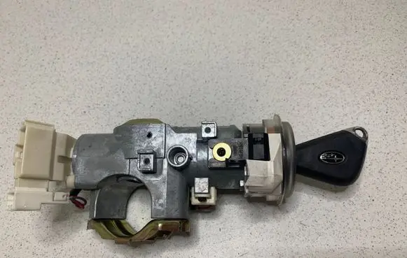 Subaru Legacy Ignition lock 88215AG000 X1T2591 88215AG000X1T2591