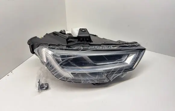 Audi A3 S3 8V Headlight/headlamp 8V0941034C 90104559 42730710