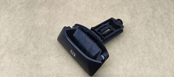 Mercedes-Benz E W212 Hand brake release handle A2044200177