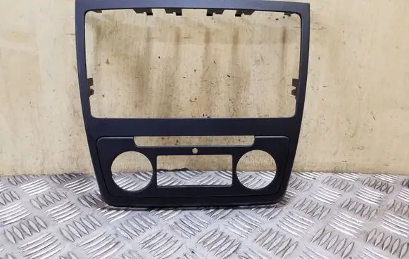 Skoda Yeti (5L) Radio/GPS head unit trim 5L0858069H