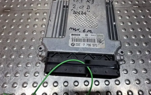 BMW X3 E83 Engine control unit/module 7796571 S18031724 0281011564