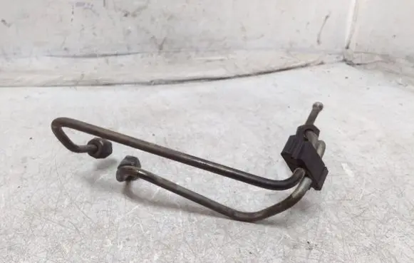 Volvo S60 Fuel injector supply line/pipe 