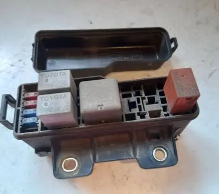 Toyota Avensis T250 Fuse box set 8386P1