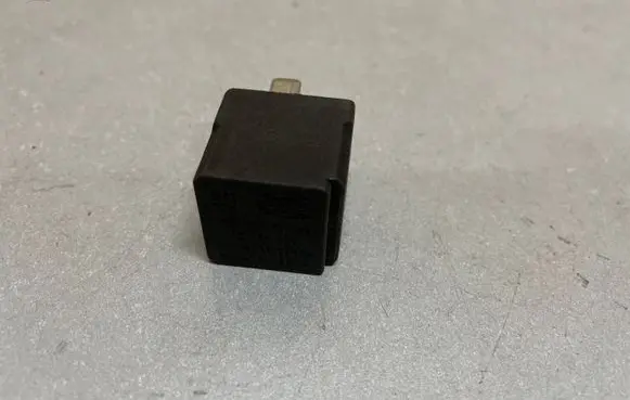 Opel Zafira B Other relay 13171831