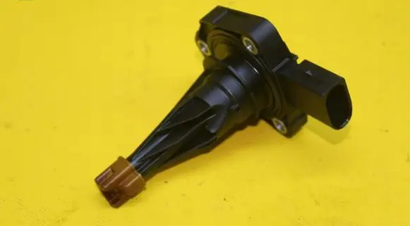 BMW 5 F10 F11 Oil level sensor 