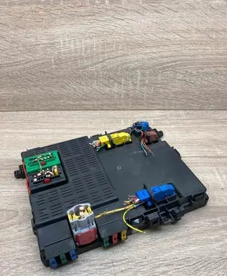 Peugeot 406 Central body control module 73005112 9646023380