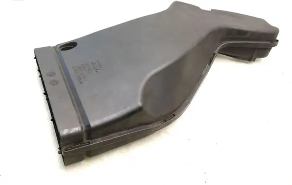 Audi A4 S4 B6 8E 8H Air intake duct part 8E0129618D