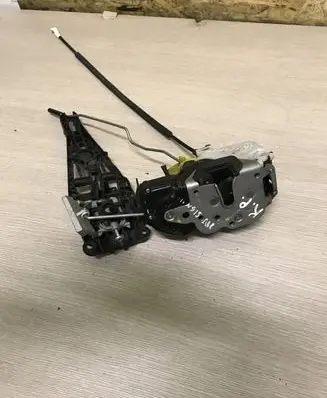 Opel Insignia A Front door lock