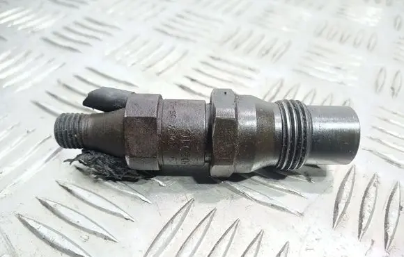 Volkswagen PASSAT B3 Fuel injector 028130201C