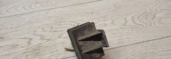 Peugeot 307 CC Glow plug pre-heat relay 9639912580