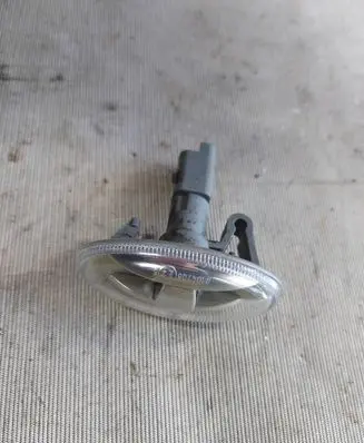 Citroen C4 Cactus Front fender indicator light 0104706