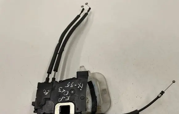 Hyundai ix35 Front door lock 813202Y000
