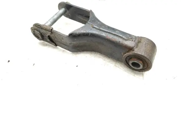 Peugeot 607 Engine mounting bracket